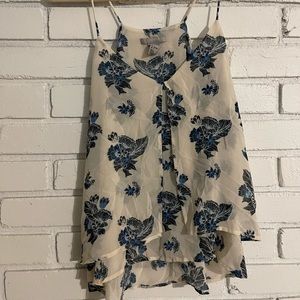 Beautiful flowy H&M top.